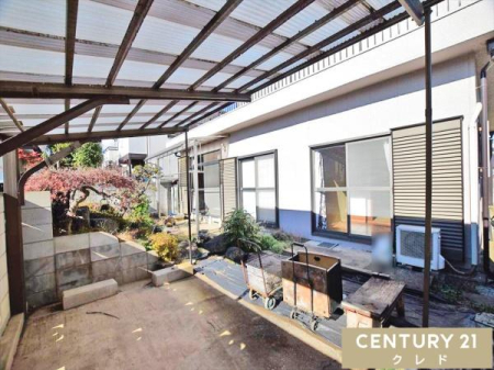 ���ԏ� ���[�t�t���̒��ԏ�͎�1�䂪���ԉ\�ȍL���B
�Ԃ��J���⎇�O���Ȃǂ�����܂��B
�ԈȊO�ɂ����]�Ԃ��u�����Ƃ��ł���̂ŒʋΒʊw�Ŏ��]�Ԃ��g������ɂ��I�X�X���ł��B