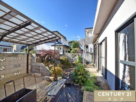 �� �y��z
�A�͂Ȃǐg�߂ɗ΂��y���߂邨�낪����܂��B
�G�߂��Ƃɕω�����A���𒭂߂���A���q�l��y�b�g�̗V�я�Ƃ��Ă������p���������܂��B