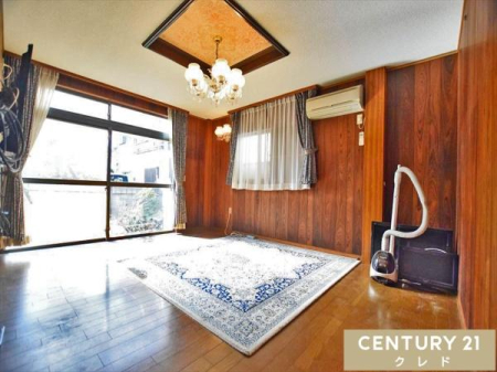 �m�� �y1�K�m��10���z
�ؖڒ��̕ǖʂŗ������������͋C�̂������͂�Ƃ��10���B
�Ƌ����݂₷���A���B���e�[�W�ȕ��͋C�������������������肪�y���߂܂��B