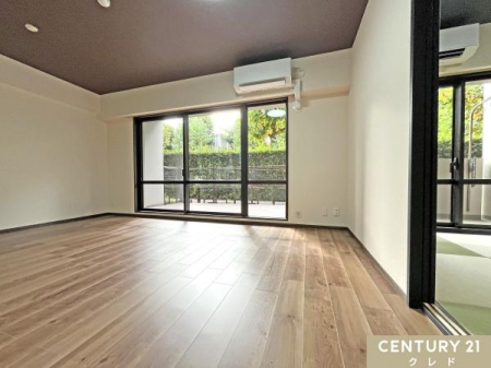 rO yrO_CjO10.4z
eXAaq_̂Ԏ͗]T̂1l炵Zݑւl̃VjAwɂ߂łB