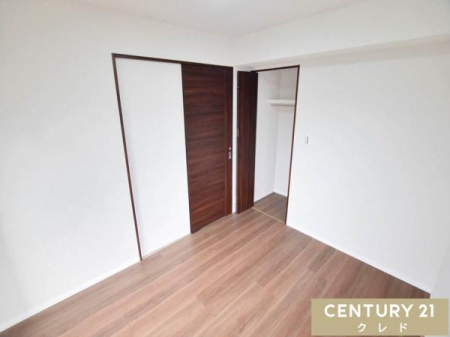 �q������ �y�m��6���z
�q�������ɂ��s�b�^���ȗm��6���B�׋�����{�I�A�x�b�h�Ȃǂ̉Ƌ��u���Ă���Ƃ肪����A���K�ɂ��߂������������܂��B