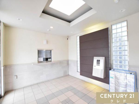 �G���g�����X ���L�G���g�����X�ɂ̓I�[�g���b�N��ݒu�I
���������Ă�������ҁE�֌W�҈ȊO�̓G���g�����X���ɓ��邱�Ƃ��ł��Ȃ��̂ŁA�h�Ɩʂł����S�ł��B