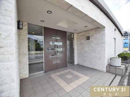 �G���g�����X �|���̍s���͂����Y��ȃG���g�����X�B
�s�ݎ��ł����S�̑�z���b�J�[�t���B�Z��������l�b�g�V���b�s���O���p�҂ɕ֗��Ȑݔ��ł��B