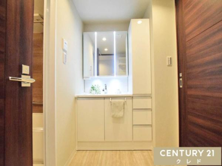 ���ʑ�E���ʏ� ������Ƃ������������ӂ����ʉ��ϑ�ɐV�K�����B�O�ʋ����̎��[�ɉ����A��e�ʂ̃T�C�h�L���r�l�b�g�������B���Ƒ��S���̐��ʗp�����p�i���܂Ƃ߂Ď��[�ł��A�g������ǍD�ł��B