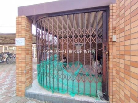 ���̑����p�� �y�S�~�W�Ϗ��z
�S�~�̂ďꂪ�������ɂ���A���p�����Ŋ������邽�߈ړ��̎�Ԃ�}�����܂��B
�Z�������ł��T�b�Ǝ̂Ă��āA�����̃e���|������ɂ����ł��B