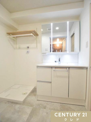 ���ʑ�E���ʏ� ���[�����Ղ�̎O�ʋ��t�����ʉ��ϑ�ɐV�K�����B
�����⑫���̃X�y�[�X�܂ł���������[�B�ׁX�������p�i���X�b�L���Еt���܂��B