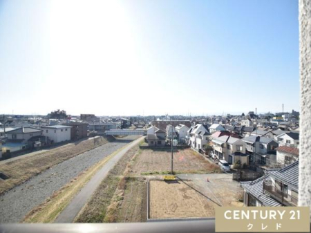 �Z�˂���̒��]�ʐ^ 5�K�Ȃ�ł͂̊J�������ӂ�钭�]�ł��B�B���ꂽ���ɂ͐�ƐS�n�悢���ɕ�܂�A�������Ƃ������Ԃ��y���߂܂��B