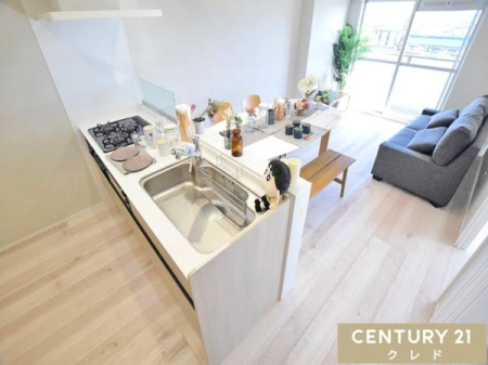 �L�b�`�� �L�b�`���͑�l2�l������ł���Ƃ�̂���L���ŁA�����̉Ǝ��̎��Ԃ����K�ɁB
���q���܂́u����Ă݂����I�v�ɂ��A�Ί�ŉ��������Ȃ��Ԃł��B