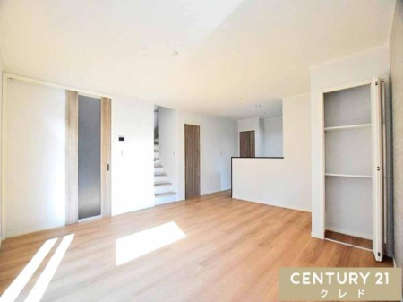 ���r���O -