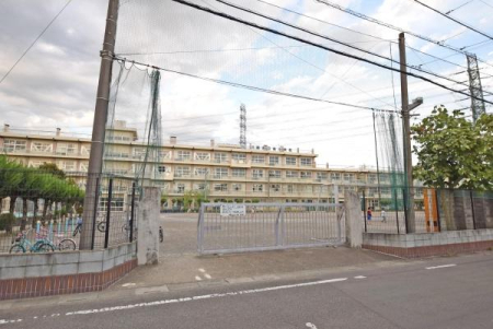 ���ӊ� �y���w�Z�z��z�s���򏬊w�Z�F900m