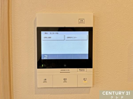 ���̑� �yTV���j�^�[�t���C���^�[�t�H���z  
���K�҂̎p�������̃��j�^�[�Ŋm�F�ł�����S�̐ݔ��B�Z�[���X�Ȃǂ̑Ή����T�������Ƃ���A���q�l�̂�����Ԏ��ɂ��S�����@�\�ł��B