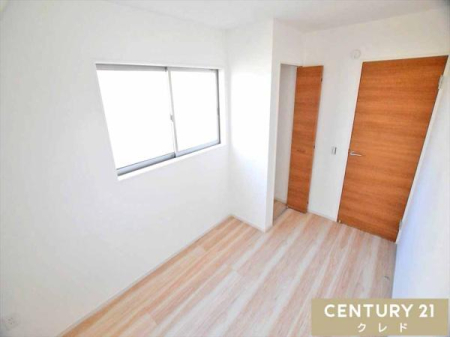 �m�� �y�m��4.6���z
�D�݂̋�ԂœǏ��������艹�y�𕷂�����ƁA��l�̎��Ԃ��[���������̂ɂł��܂��B�߂��s�����Ԃ��������Ɗ����邱�Ƃ��ł��܂��B