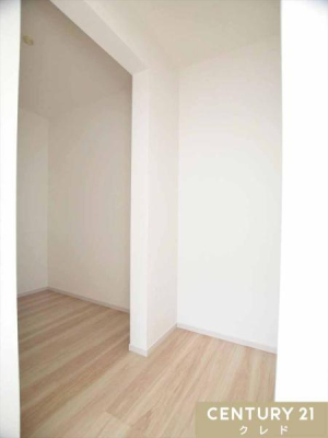 ���[ �y�m��7.7���@WIC�z
�ߗނ��܂Ƃ߂ďW���Ǘ��ł���E�H�[�N�C���N���[�[�b�g�B
�傫�Ȑ����p�i�܂ŃX�b�L�����[�ł��A�Z��Ԃ��L���g�����Ƃ��ł��܂��B