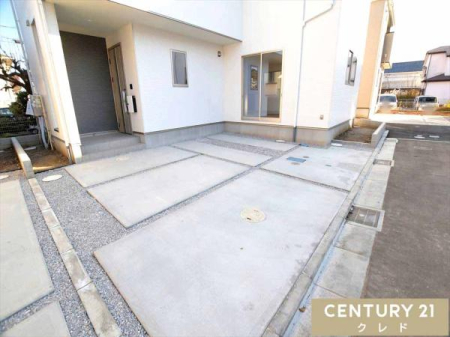 ���ԏ� ����2��̒��ԃX�y�[�X���m�ہI
��������ܑ����ꂽ���ԏ�͉J�̓��ł��ʂ���܂��ԓ��̂��ꂢ���ێ��ł��܂��B
���ӊ����܂߂Ă��ē��I