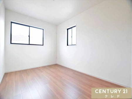 �q������ �y�m��6���z
6���̍L���͂��q�l�̕׋������ɂ��s�b�^���I
�׋�����{�I�Ȃǂ̉Ƌ��u���Ă��t���[�X�y�[�X���m�ۂ��邱�Ƃ��ł��܂��B