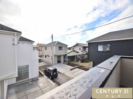 �Z�˂���̒��]�ʐ^ ���ꂽ���ɂ͍L�X�Ƃ�����𒭂߂邱�Ƃ��ł��܂��B
�z����̗ǂ��Z��X�G���A���A�΂�g�߂Ɋ�������̂œ��X�̍��ԂɈꑧ�����Ƃ��ł��܂��B