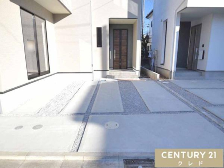 ���ԏ� ����2��̒��ԃX�y�[�X���m�ہI
��������ܑ����ꂽ���ԏ�͉J�̓��ł��ʂ���܂��ԓ��̂��ꂢ���ێ��ł��܂��B
���ӊ����܂߂Ă��ē��I