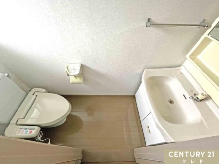 �g�C�� �y2�K�g�C���z
1.2�K�̊e�K�̃g�C�����ɐ��ʑ��݂��A�g�p��̎�􂢂��X���[�Y�B�q���ʂɂ��z�����ꂽ�d�l�ł��B