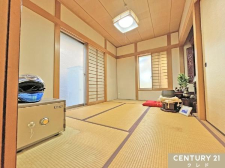 �a�� �y1�K�a��6���z
�S�����炰�闎�����������͋C�B
LDK�Ɨאڂ����a���͋}�ȗ��q���̋q�ԁA�K�����Ȃǎ�̃X�y�[�X�ɂ��s�b�^���I