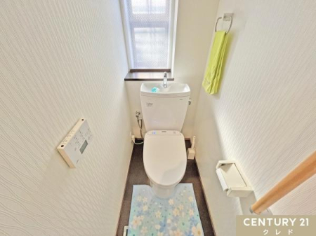 �g�C�� �g������̗ǂ��������֍��ɁA��􂢈�̌^�^���N��������g�C���B
���t���Ŗ��邭�A���C�����₷����ԂŁA����I�ɐ�����ۂĂ܂��B