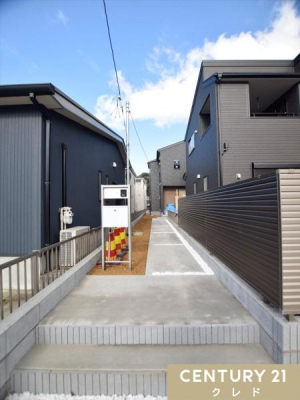 �O�ʓ��H�܂ތ��n�ʐ^ ���ւ��o�Ă����ɓ��H���Ȃ����߁A�����Ȃ��q�l�̔�яo���̐S�z���Ȃ��A�q��Đ�������S���ĕ�点�܂��B
�Â��ŗ�����������炵����]����邲�Ƒ��ɂ��҂�����ł��B