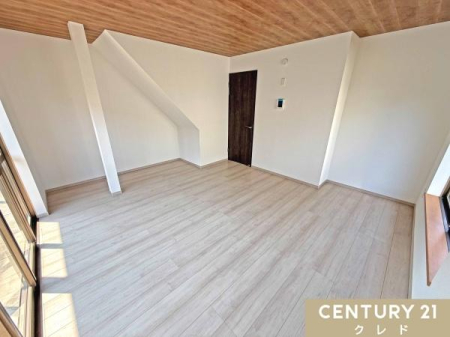 �m�� �y�m��9.5���z
�؂̉����肠��V�䂪�A���₩�ŖL���ȕ�炵�����o�B9.5���̂�Ƃ肠��m���́A�_�C�j���O�Ƃ��Ă����Ƃ��Ă����R�Ƀ��C�A�E�g�ł���g������̗ǂ������́B