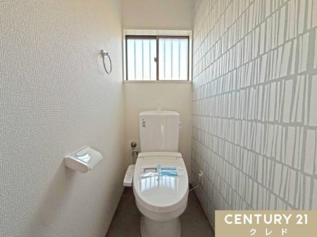 �g�C�� �g������̗ǂ��������֍��ɁA��􂢈�̌^�^���N��������g�C���B
���t���Ŗ��邭�A���C�����₷����ԂŁA����I�ɐ�����ۂĂ܂��B