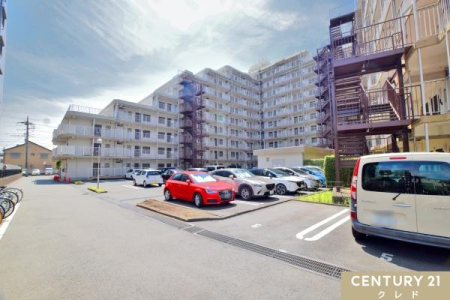  �y���ԏ�z
�~�n���ɂ͕��ʃ^�C�v�̒��ԏꂪ�~�n���ɂ��邽�߁A�h�Ɩʂ����S�ł��B
�����p�̍ۂ͋󂫏󋵂��m�F���܂��B
���C�y�ɂ��₢���킹���������B