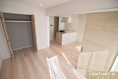 �Q�� �y�m��5.7���z
�V���v���ȊԎ��ŉƋ�̔z�u�����₷���̂����́B
���Ƒ����ꂼ��̎��Ԃ��؂ɂ��Ȃ���A��炵�ɍ��킹���g�������L����܂��B