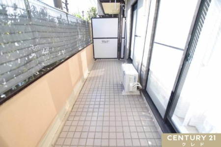 �o���R�j�[ 1�K�Z�˂Ȃ�ł͂̍L�X�Ƃ�����p�e���X�ł��B
�K�[�f�j���O���y���񂾂�A�Ăɂ͂��q�l�̃r�j�[���v�[�����L������ƁA�ˌ��Ċ��o�ő��ړI�Ɋ��p�ł��܂��B