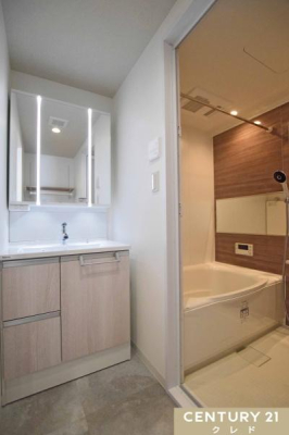 ���ʑ�E���ʏ� ���[�����Ղ�̎O�ʋ��t�����ʉ��ϑ�ɐV�K�����B
�����⑫���̃X�y�[�X�܂ł���������[�B�ׁX�������p�i���X�b�L���Еt���܂��B