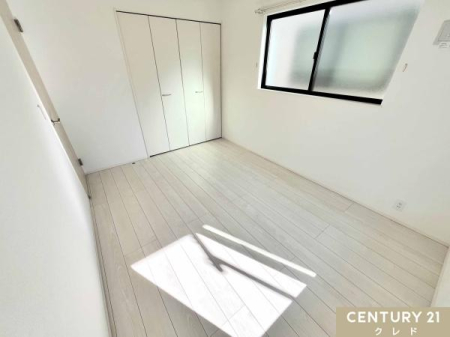 �m�� �y�m��6���@�o���R�j�[���z
��o���R�j�[�ɖʂ����������͏_�炩�ȗz������ԑS�̂ɍL����܂��B
�f�X�N��x�b�h��u���Ă��\���ȍL���ł��B