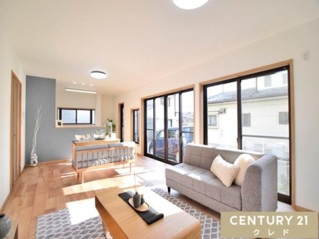 ���r���O �yLDK19.5���z
�J�������ӂ��19.5����LDK�B������̑傫�ȑ�����ԂɍL������������A�S�n�悢����͂��܂��B���Ƒ��ł������Ƃ��낰��A�J���I�ŐS�n�悢�������ł��B