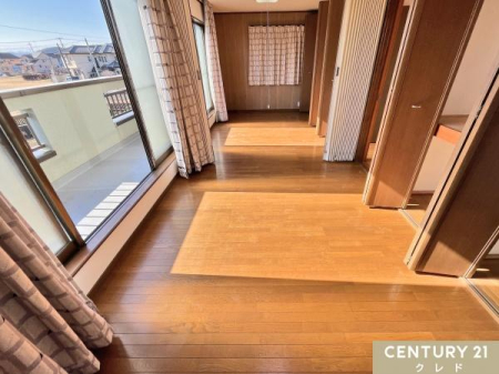 �Q�� �y�m��6��+6���z
�����̑����玩�R��������A�����ʂ�₷���̂����́B
���邢�ؖڃt���A�ŃC���e���A�����킹�₷���A�Ƌ�̔z�u�����₷���Ԏ��ł��B