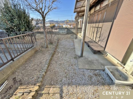 �� �A�͂Ȃǐg�߂ɗ΂��y���߂邨�낪����܂��B
�G�߂��Ƃɕω�����A���𒭂߂���A���q�l��y�b�g�̗V�я�Ƃ��Ă������p���������܂��B