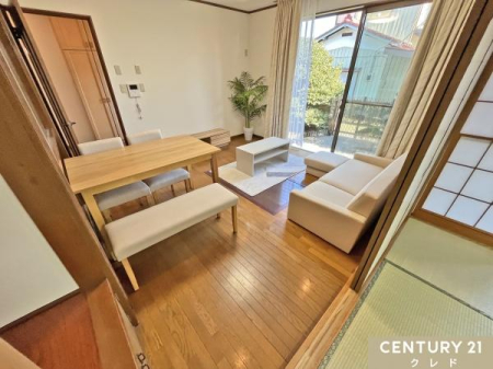 ���r���O �y�m��8���z
���r���O�Ƃ��Ă��g����8���̗m���B
�\�t�@�[�̑O�ɂ͌@�育��������A�����̃R�[�f�B�l�[�g�̕����L����܂��B