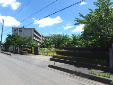 ���ӊ� �y���w�Z�z��ˎs����H�쒆�w�Z�F1500m