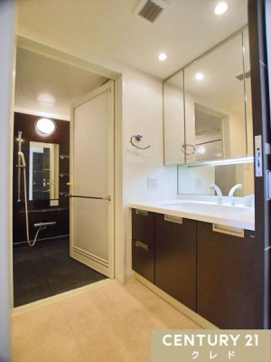 ���ʑ�E���ʏ� ���[�����Ղ�̎O�ʋ��t�����ʉ��ϑ�B
�����⑫���̃X�y�[�X�܂ł���������[�B�ׁX�������p�i���X�b�L���Еt���܂��B