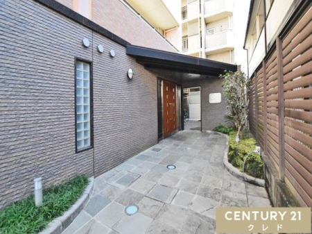 �G���g�����X ���L�G���g�����X�ɂ̓I�[�g���b�N��ݒu�I
���������Ă�������ҁE�֌W�҈ȊO�̓G���g�����X���ɓ��邱�Ƃ��ł��Ȃ��̂ŁA�h�Ɩʂł����S�ł��B