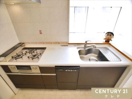 �L�b�`�� �Ƒ��Ƃ̂Ȃ�����؂ɂ����Ζʎ��L�b�`���B
3���K�X�R�����E�O�����E�H��@�t���Őݔ����[�����Ă���Ǝ������A�b�v�I