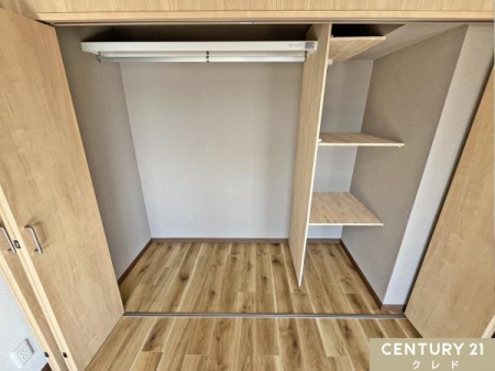 ���[ �y�m��6���z
�����͍L�����������đ�e�ʂ̎��[�ɐ��܂�ς��܂����B
�G�ߕ��̑�^�Ɠd�₨�m�����X�b�L���Ǝ��[�ł��܂��B