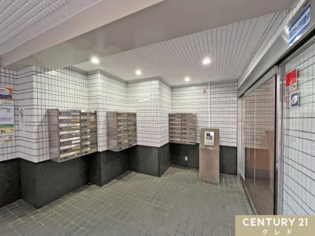 �G���g�����X �|���̍s���͂����Y��ȃG���g�����X�B
����ɂ������ȓ����͊Ǘ��l���񂪂���̂Ŗh�Ɩʂ����S�ł��B
�I�[�g���b�N�E�h�ƃJ�����t���̃}���V�����ł��B