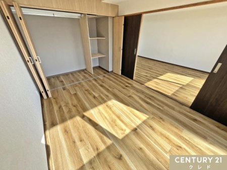 �Q�� �y�m��6���z
�����Ƃ��L���������͎�Q���⃊�r���O�̑����ԂƂ��Ďg�p�ł��܂��B
�o���R�j�[����̗z���͖����̋C�����̗ǂ��ڊo�߂��T�|�[�g���Ă���܂��B