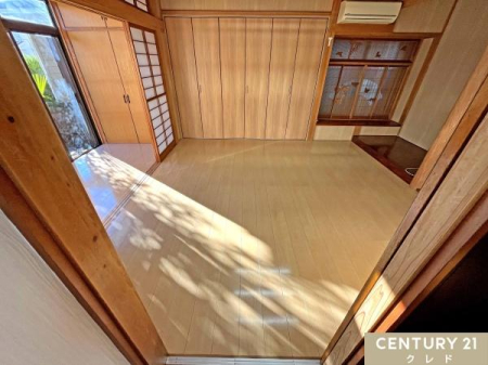 �m�� �y�����@�m��8���z
�{�i�I�Șa�݂̐��Ǝ����̂��₷���t���[�����O�����a�����a���_���Ȉꎺ�B
�L�x�Ȏ��[�͂����˔����Ă���A�������������͋C�̒��ŉ��K�ɐ����ł��܂��B