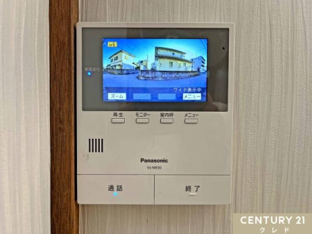 ���̑� �yTV���j�^�[�t���C���^�[�t�H���z  
���K�҂̎p�������̃��j�^�[�Ŋm�F�ł�����S�̐ݔ��B  
�Z�[���X�Ȃǂ̑Ή����T�������Ƃ���A���q�l�̂�����Ԏ��ɂ��S�����@�\�ł��B