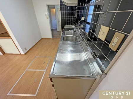 �L�b�`�� �L�b�`��������ʎ��֒��ڃA�N�Z�X�ł���A�Ǝ������ɗD�ꂽ�Ԏ��ł��B�����̍��Ԃɐ���₨���C�̏������ł���̂ŁA�Z���������̉Ǝ����S���y�����܂��B