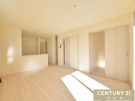 ���r���O -