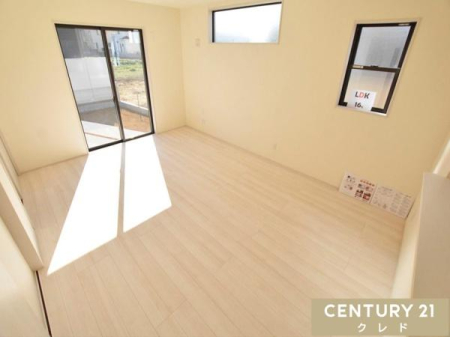 ���r���O -