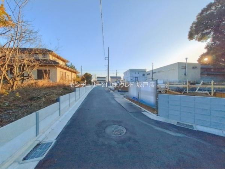 �O�ʓ��H�܂ތ��n�ʐ^ ����������u��z�v�w�o�X19���`�u������v��k��1���B�o�X����߂������̒ʋ΁E�ʊw���X���[�Y�ɁB