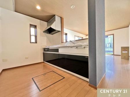 �L�b�`�� �l�C�̑Ζʎ��L�b�`���͐��𕔕����򐅋@�\�t���̃n���h�V�����[�^�C�v�ɐV�K�����B
�V���N�̋��X�܂Ő􂢗������Ƃ��ł��A�q���I�ȃL�b�`����ۂĂ܂��B